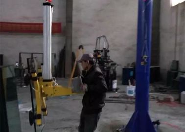 Penghematan Energi Vacuum Hoist Lifting Systems Empat Sucker Untuk Pengolahan Kaca