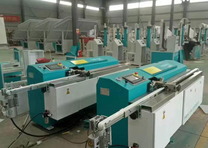 Jenis mesin butyl extruder LJTB01 digunakan untuk menyebarkan frame aluminium spacer secara merata dengan hot melt butyl