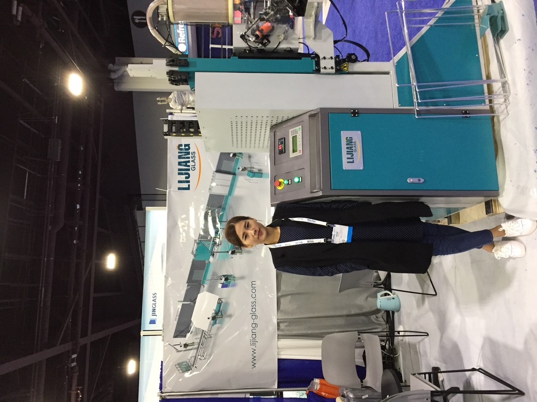 Mesin Pengisian Desiccant dapat secara otomatis mencapai aksi lubang pengeboran secara otomatis dalam frame spacer