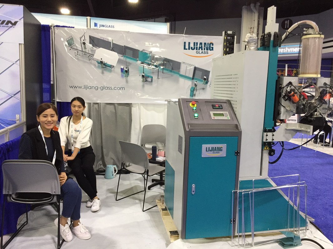 Mesin Pengisian Desiccant LJGZ2020 dapat secara otomatis mencapai tindakan pengeboran lubang secara otomatis dalam bingkai spacer