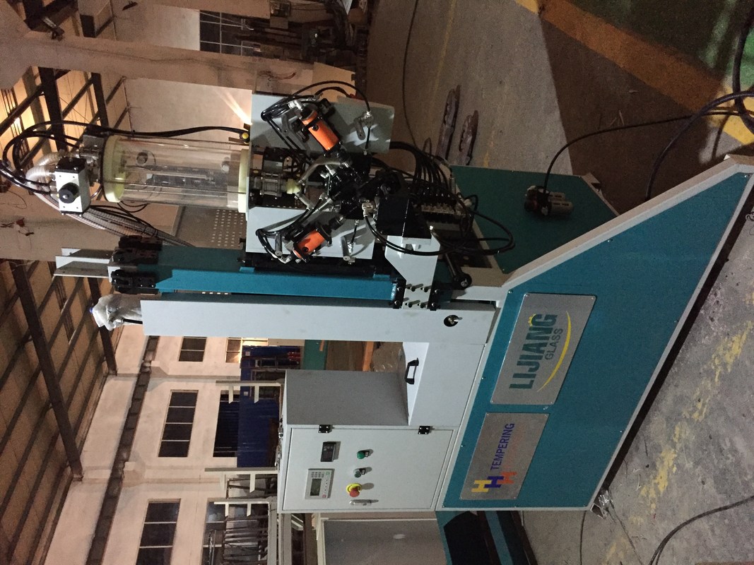 Mesin Pengisian Desiccant dapat secara otomatis mencapai aksi lubang pengeboran secara otomatis dalam frame spacer