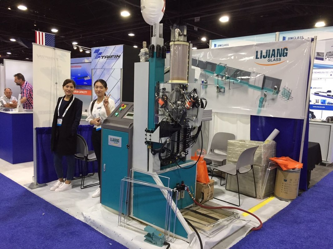 Mesin Pengisian Desiccant dapat secara otomatis mencapai aksi lubang pengeboran secara otomatis dalam frame spacer