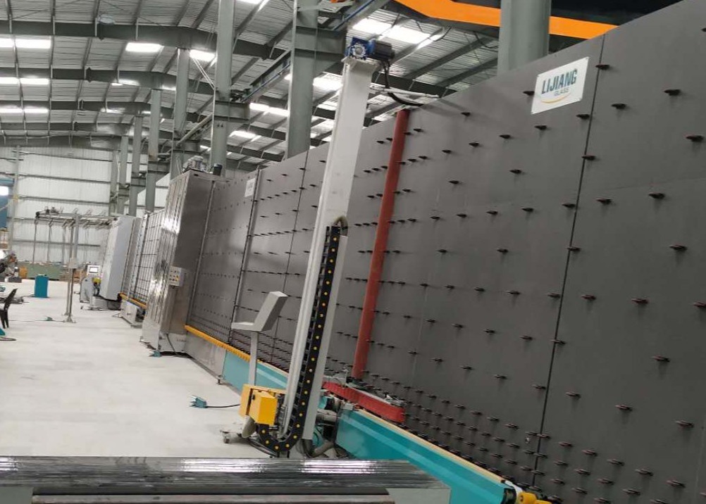 Mesin Robot Penyegel Komponen Ganda Otomatis 2500mm Untuk Kaca Berongga Kaca Pengisolasi Pengolahan Kaca Ganda