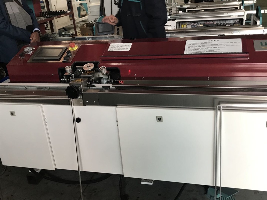 Mesin Extruder Butil Otomatis Digunakan Untuk Bingkai Spacer Pelapis untuk Menyegel Kaca Ganda