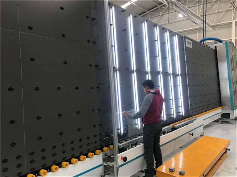 3-15mm Lini Produksi Kaca Isolasi Datar Dengan 3 Pasang Sikat Cuci Lembut E Rendah