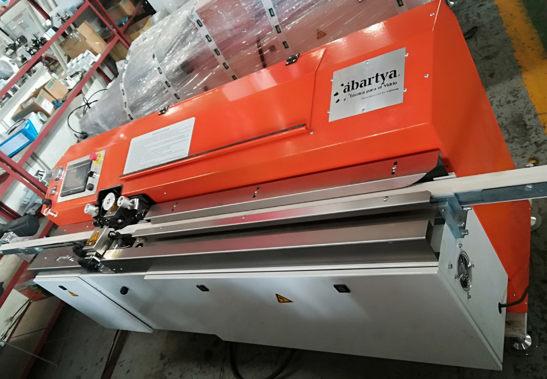 Mesin Butil Panas Meleleh Otomatis Dengan Barel Butil Besar Untuk Mesin Kaca Ganda