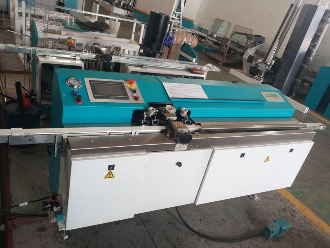 Kaca Terisolasi Kaca Ganda 10mpa Mesin Pelapis Meleleh Panas Untuk Menyebarkan Bingkai Spacer Aluminium Secara Merata