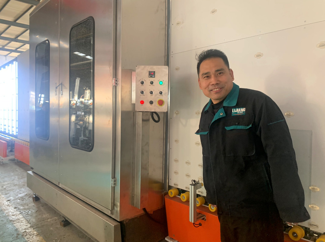 15m / mnt Mesin Cuci Lini Produksi Kaca Isolasi Untuk Jendela Dan Pintu