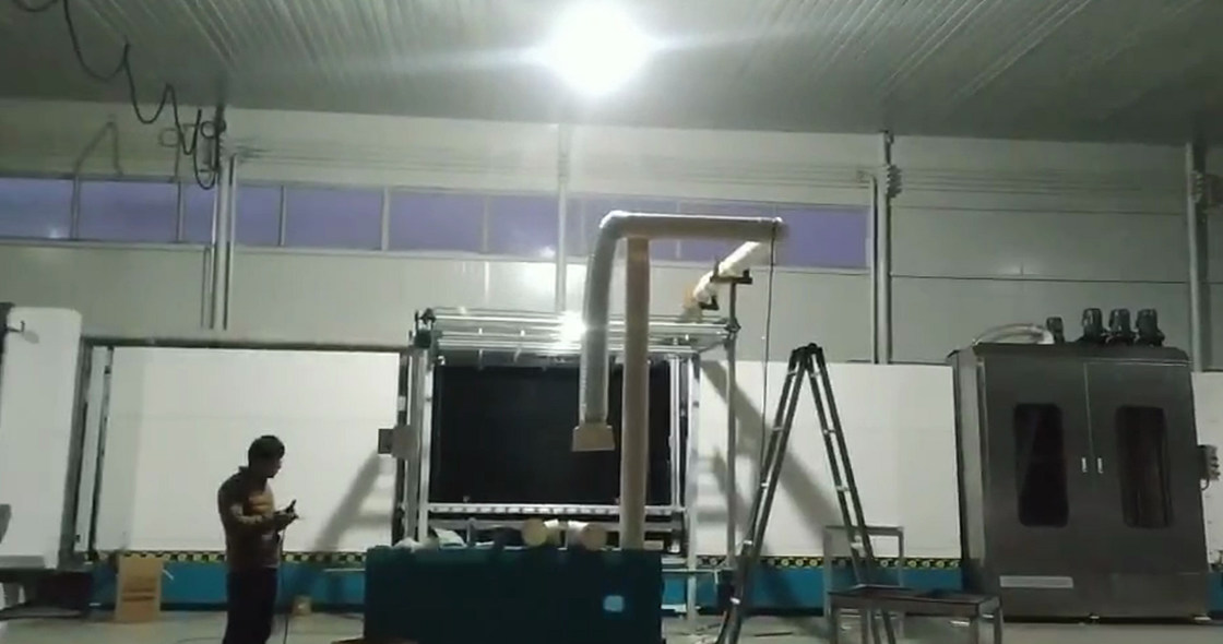 Lini produksi pemrosesan kaca berongga yang super cerdas, cepat, dan dapat disesuaikan mencakup fungsi tiup